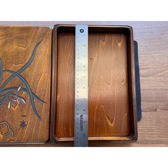 Vintage Japan Hand-Carved Art Wooden Box – Signed, Natural Wood, Urushi Finish - Picture 10 of 15